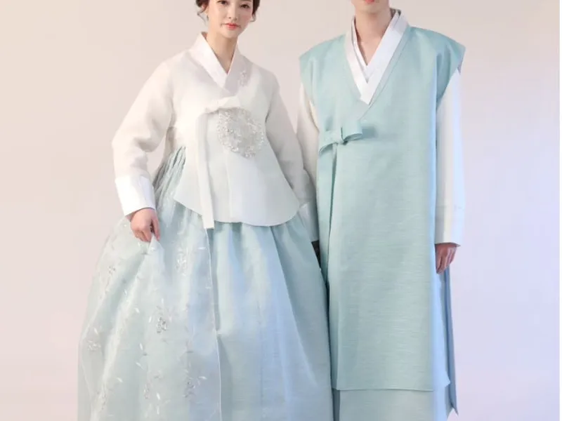 예그리나한복 사진 1