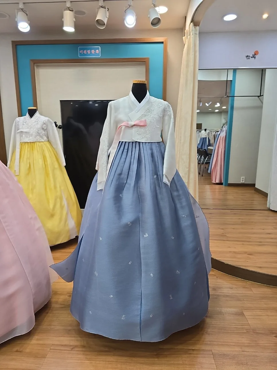 이선영한복 사진 2
