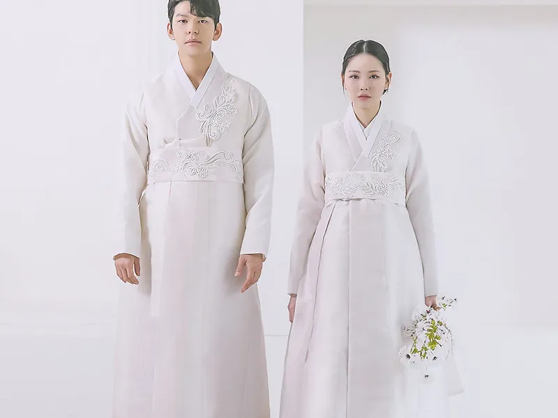 라온하제한복 사진 2