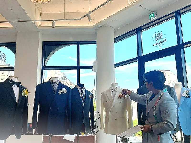 버킹엄테일러 사진 1