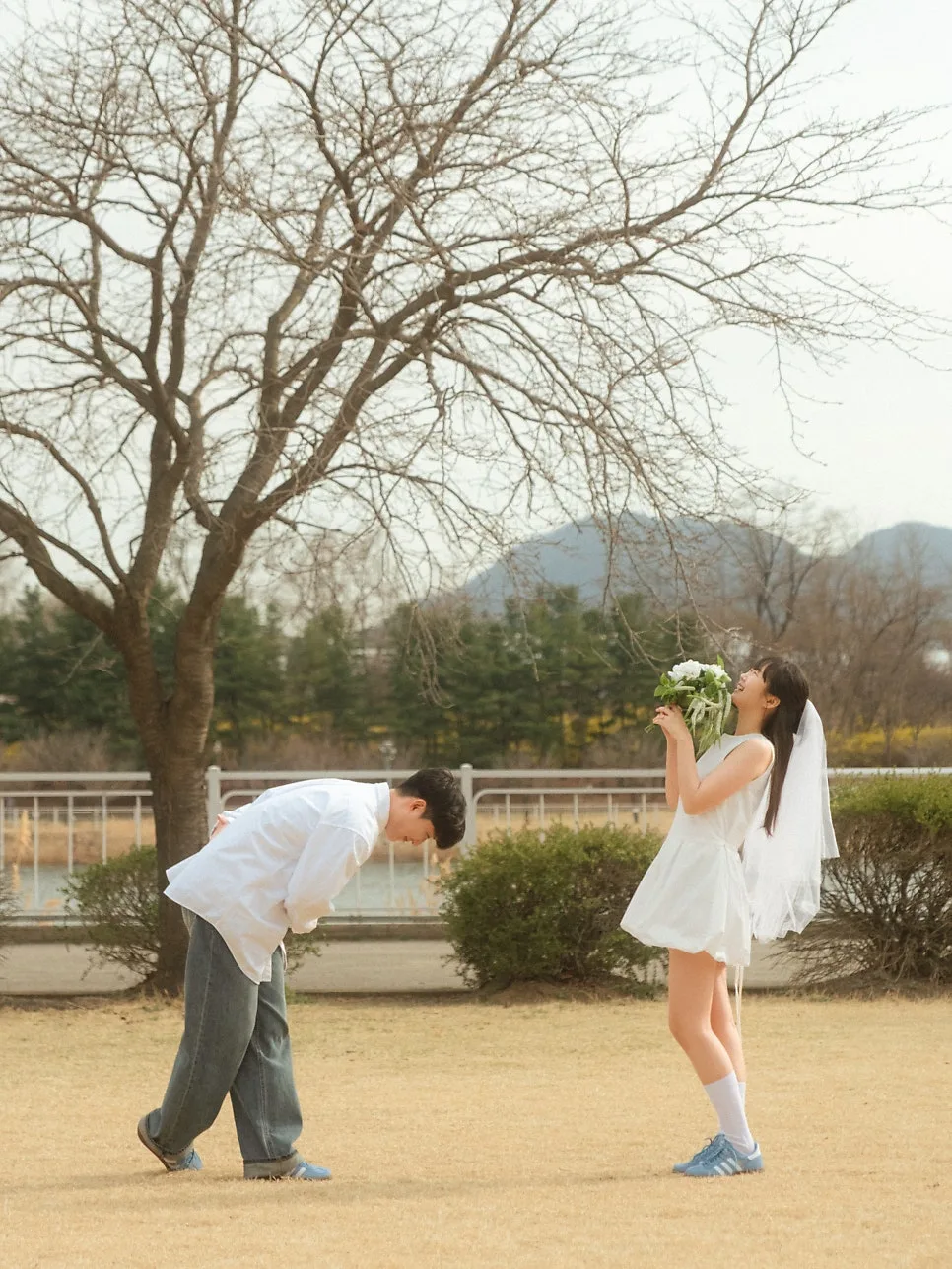 우지큐 작가 사진 2