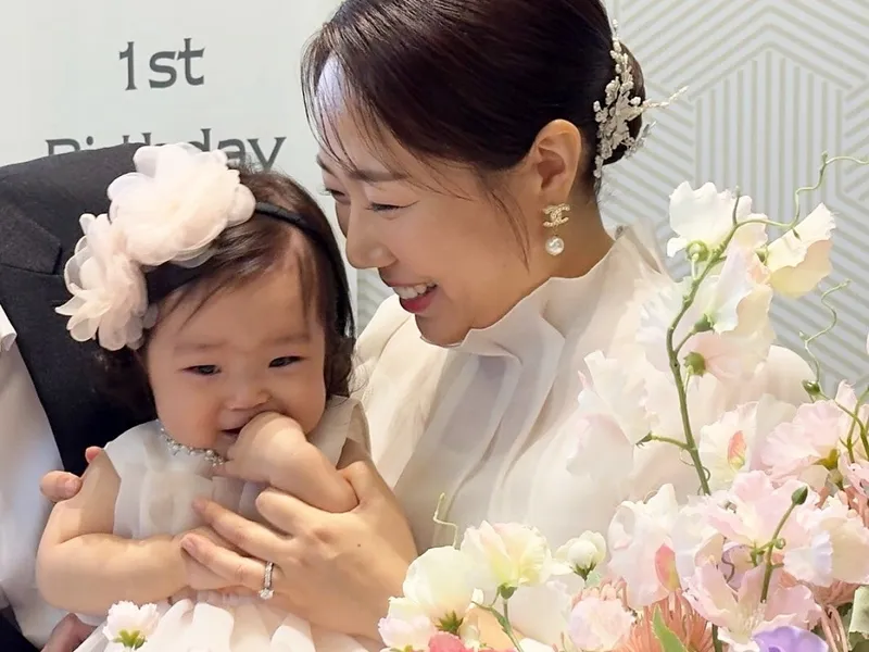 퀸스데이 출장 헤어메이크업 사진 4